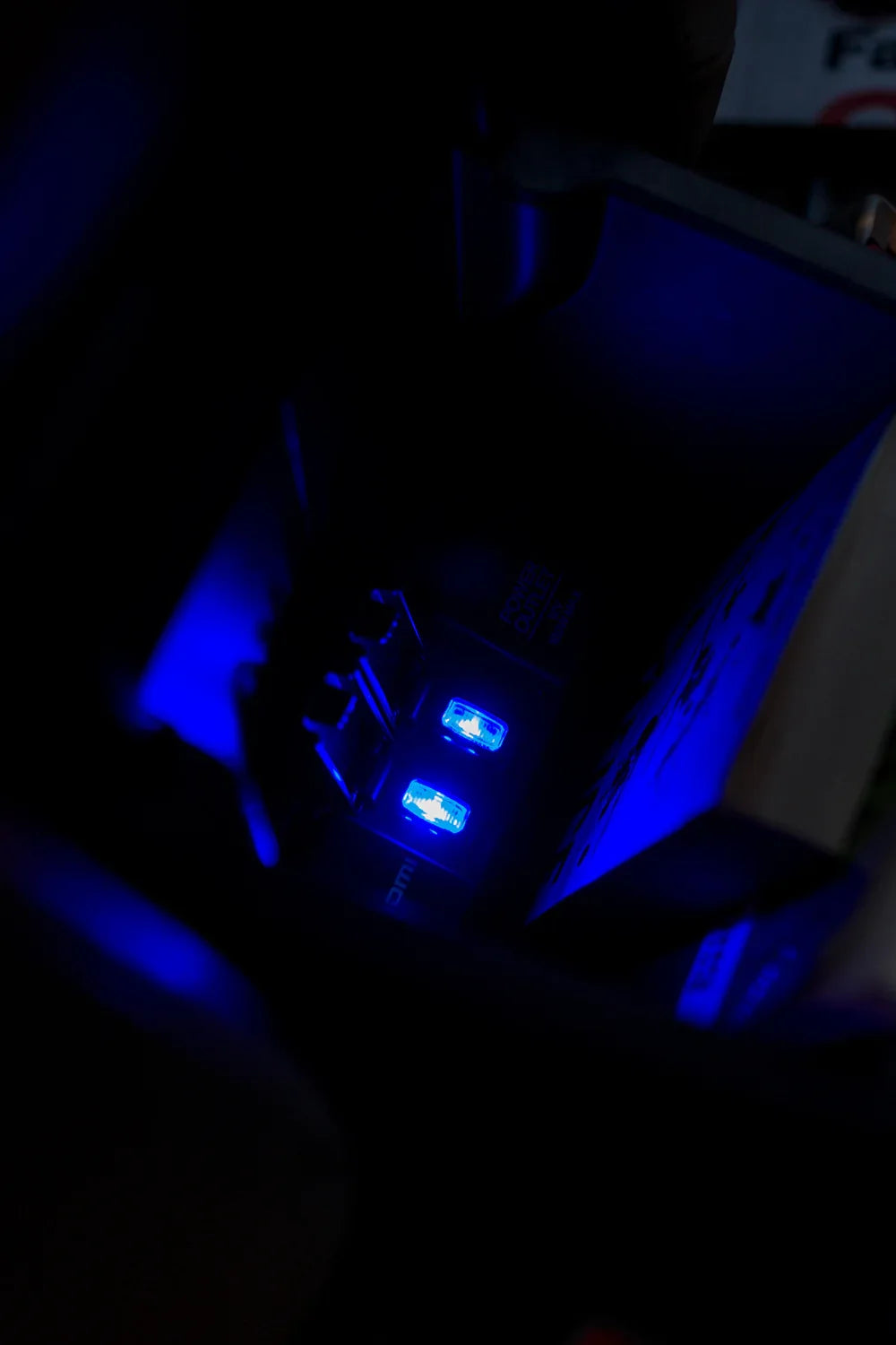 Illuminated USB Port Cover for Cars - Universal Fit, LED Light, Easy Installation, Durable Protection - Elpis Auto